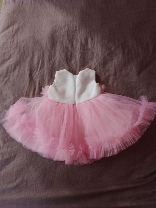 Розова рокля за момиче