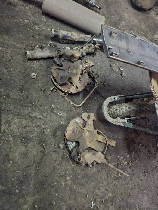 Fuzeta stanga dreapta amortizor Vw crafter 2.5 2008