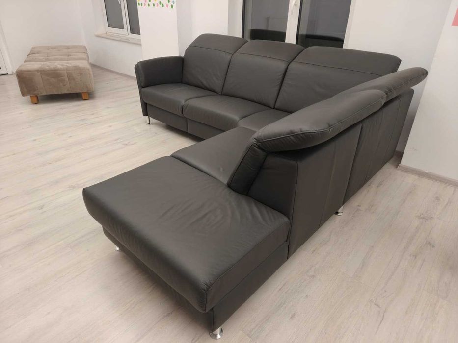 Canapea tip coltar din piele cu recliner extensibil electric