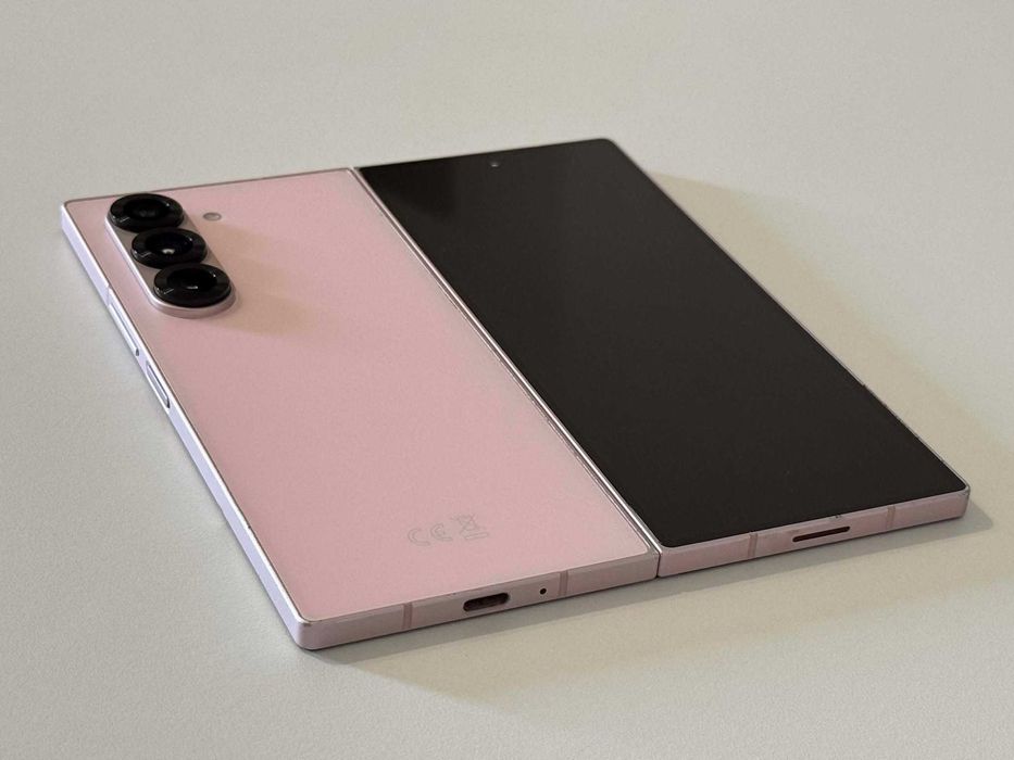 Бартер! Samsung Galaxy Z Fold 6 512/12GB Pink (Розов) 10 Цикъла на батерията.