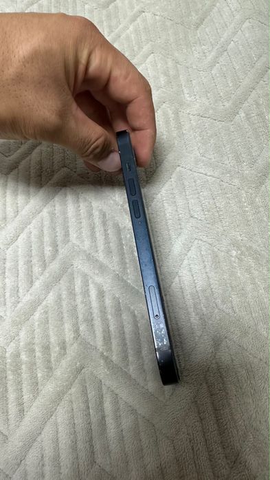 Iphone 13  продам хорошем состояние