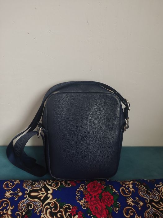 Томми хилфигер барсеткасы сатылады