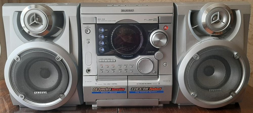 Продам музыкальный центр Samsung Max J-530