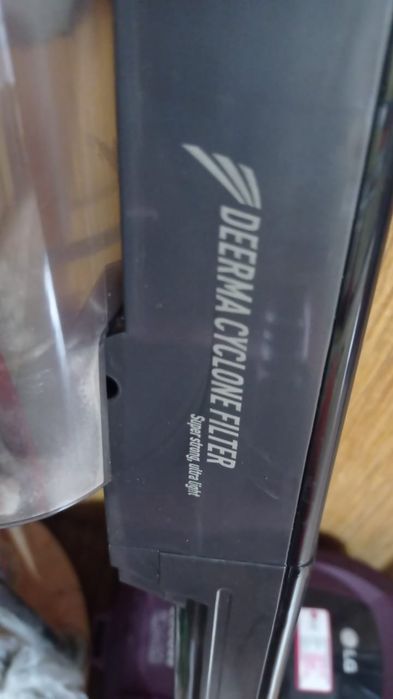 Продам пылесос вертикальный