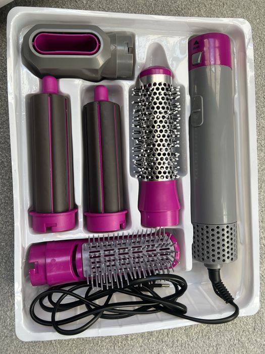 Чисто нова маша сешоар за коса