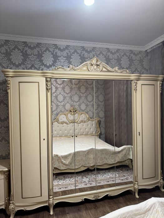 Продаю Спальный гарнитур