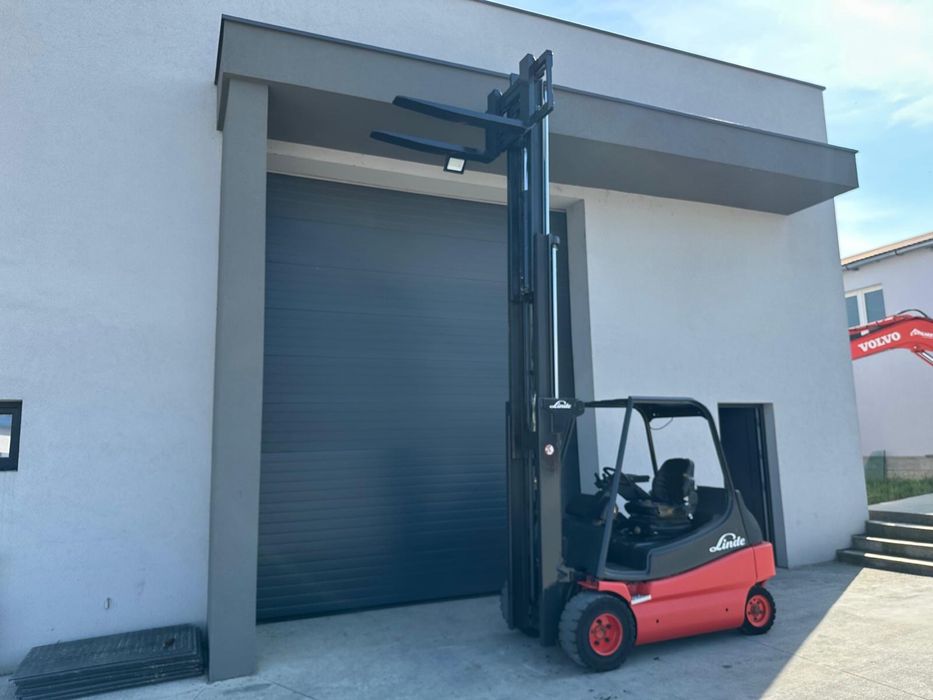 Stivuitor Electric  electrostivuitor Linde E30  2008