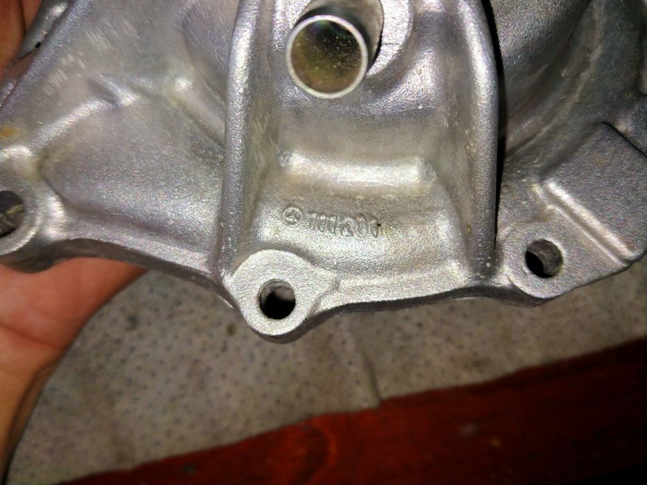 Водяная помпа от Mercedes M111...