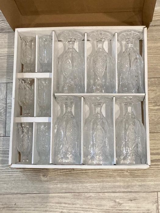 Продаю набор фужер.