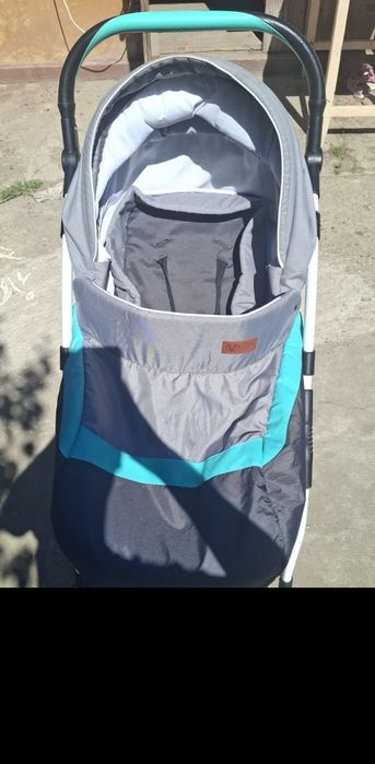 Caruț pentru bebeluși