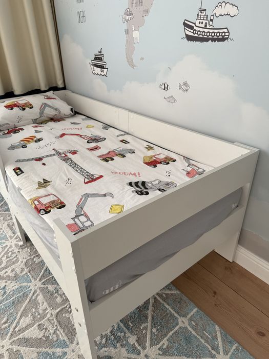 Детская кроватка с матрасом