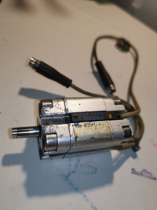 Cilindru pneumatic Festo ADVU 12-10-P-A