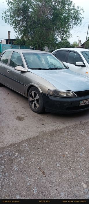 Продаю Вектра Б срочно