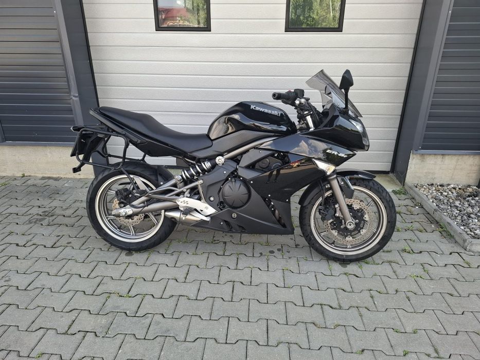 Moto M Parts Ploiesti vinde Kawasaki Er 6 F Abs model 2009 cu putini km. Inmatriculata