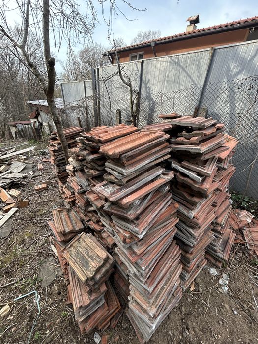 Подарявам керемиди и дървен материал от покрив / София