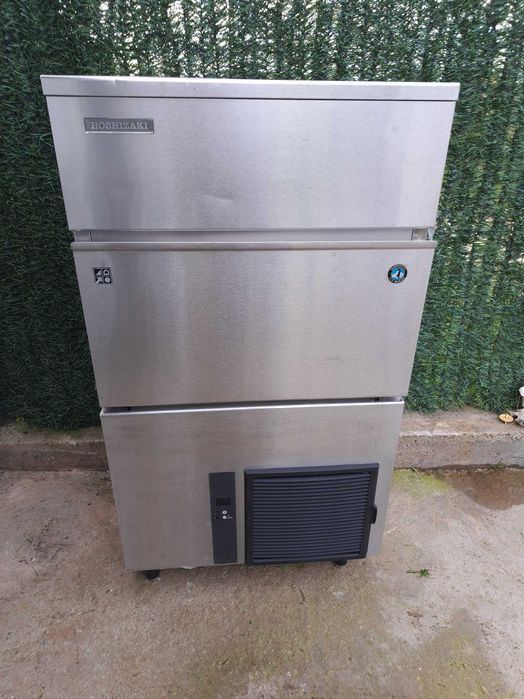 Професионален ледогенератор Brema