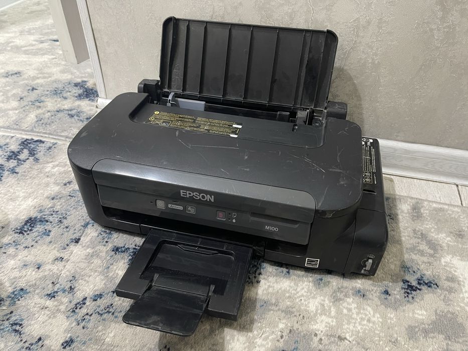 Продам чернобелый принтер Epson M100