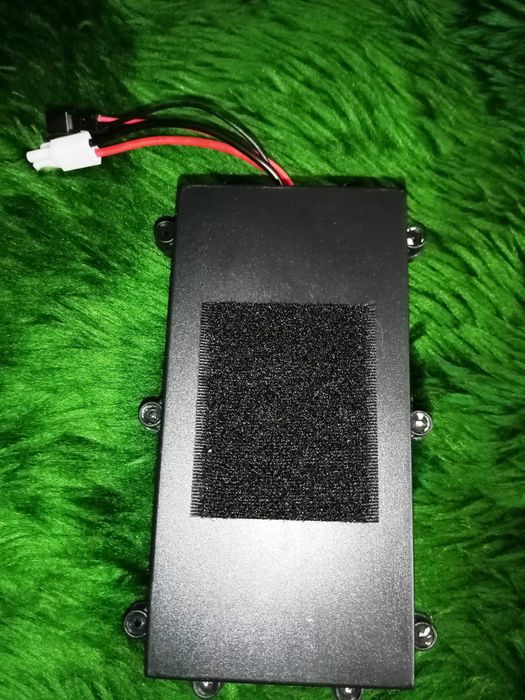Лодка за захранка с GPS;сонар;автопилот;7,4V ; 16+1 поз.