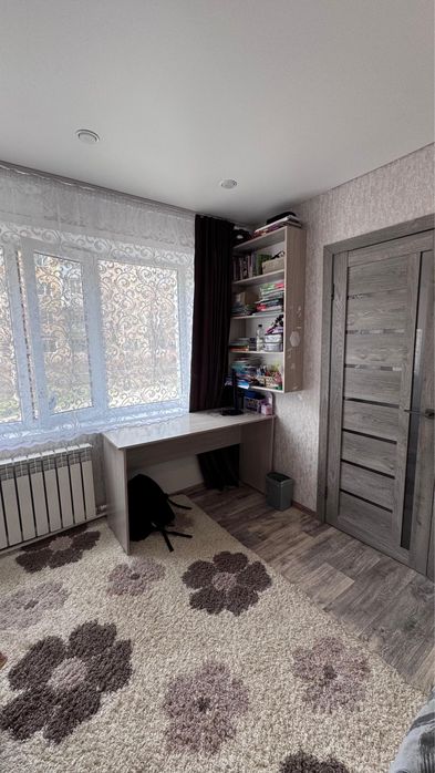 Продам четырехкомнатую квартиру