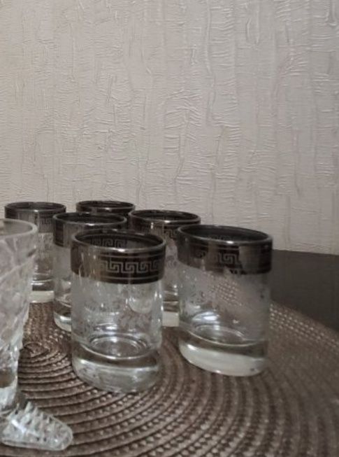 Тарелки стеклянные наборы, рюмки новые, кружка Хуа Шэн