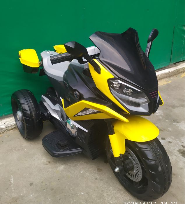 Продается детский  квадрацикл.