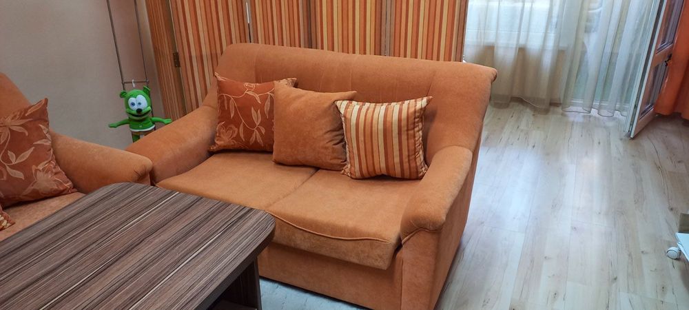 Реставрирани дивани без забележки