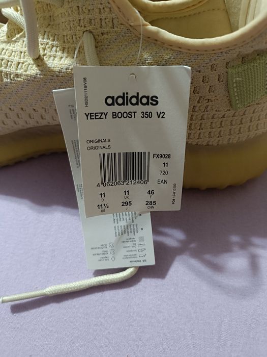 Adidași Yeezy Bost