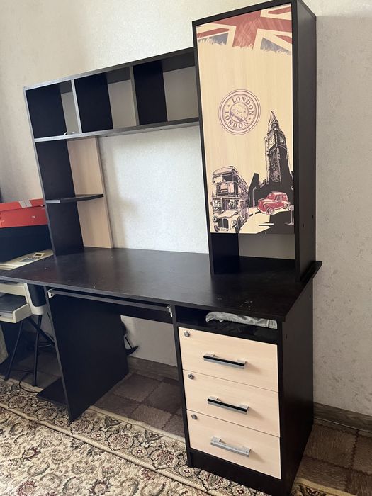 Продается писменный стол