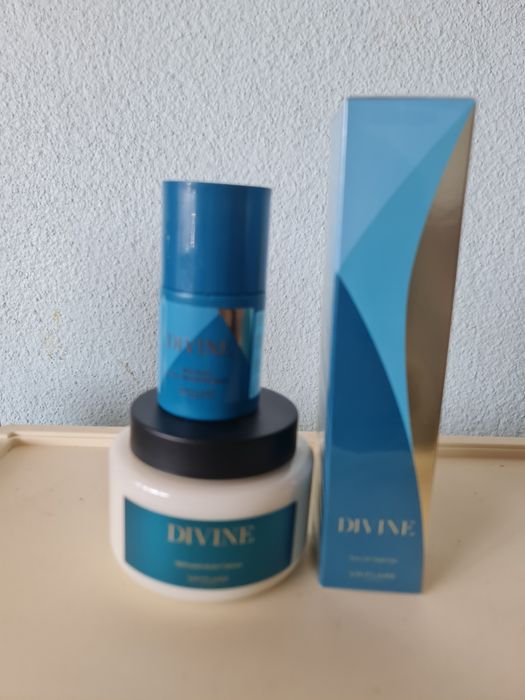 Divine Albastru Oriflame