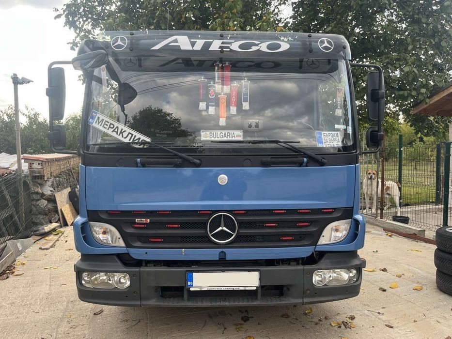 Mercedes Atego 818 1990 година