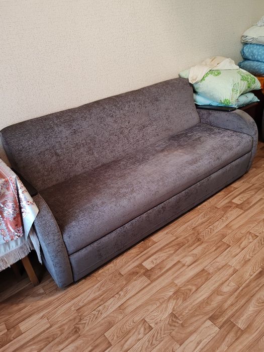 Продам диван с креслом
