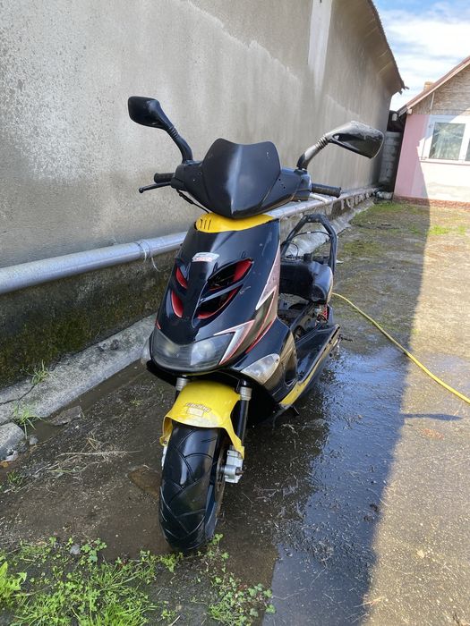 Dezmembrez Aprilia SR