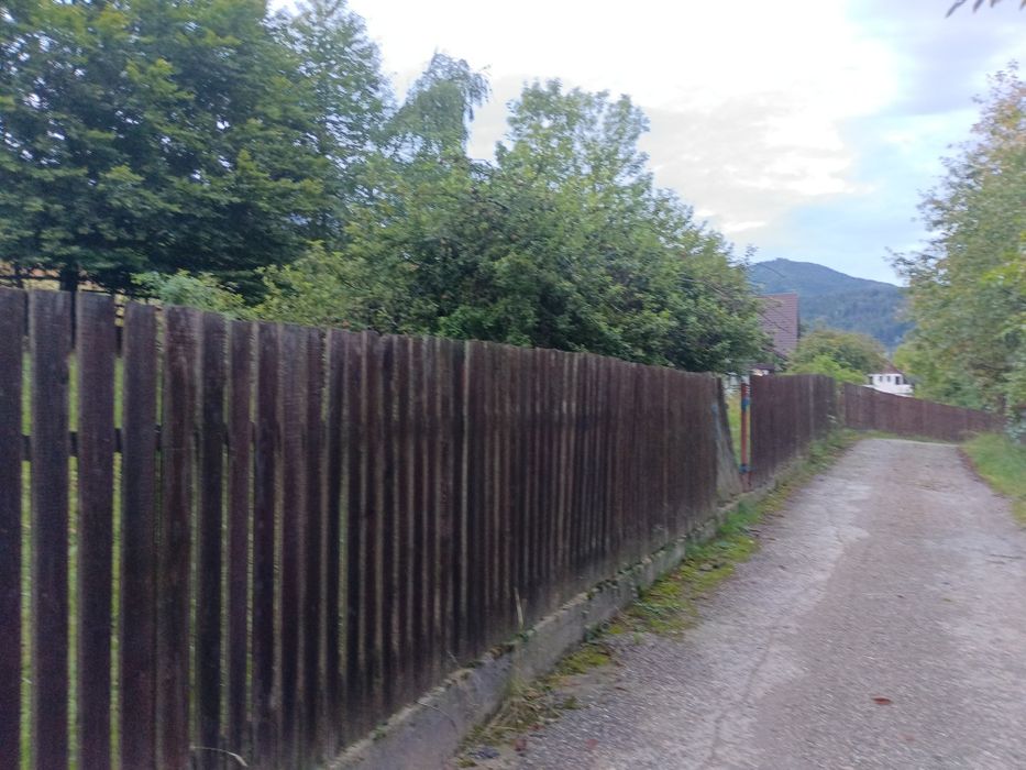 Teren intravilan Bran 1612 mp utilitati drum asfaltat 40 e/mp situat pe Via Transilvanica