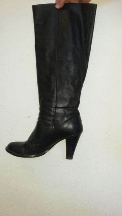 Продам женские сапоги