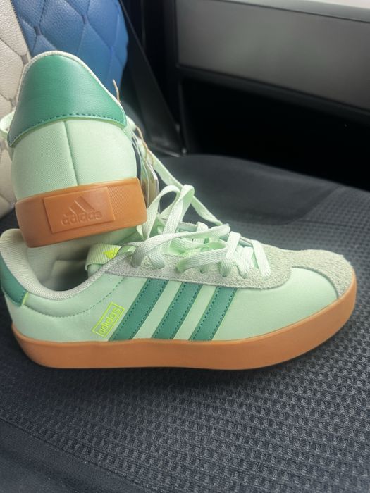 Vand adidasi Adidas originali marimea 38