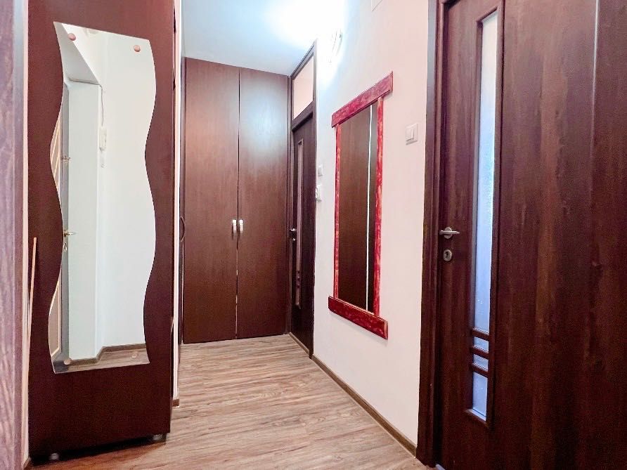 OCAZIE! Garsonieră spațioasă 42 mp,, decomandată și renovată recent, intersecția Titan, 2 min. metrou Titan și 2 min. parcul IOR. Direct proprietar.