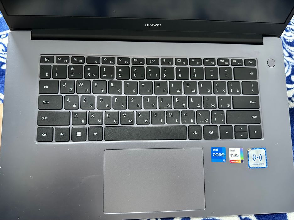 Ноутбук Huawei matebook