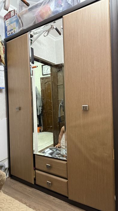 Тез арада шкаф сатылады