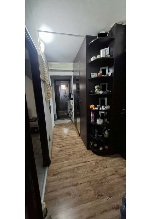 Vand apartament cu 3 camere