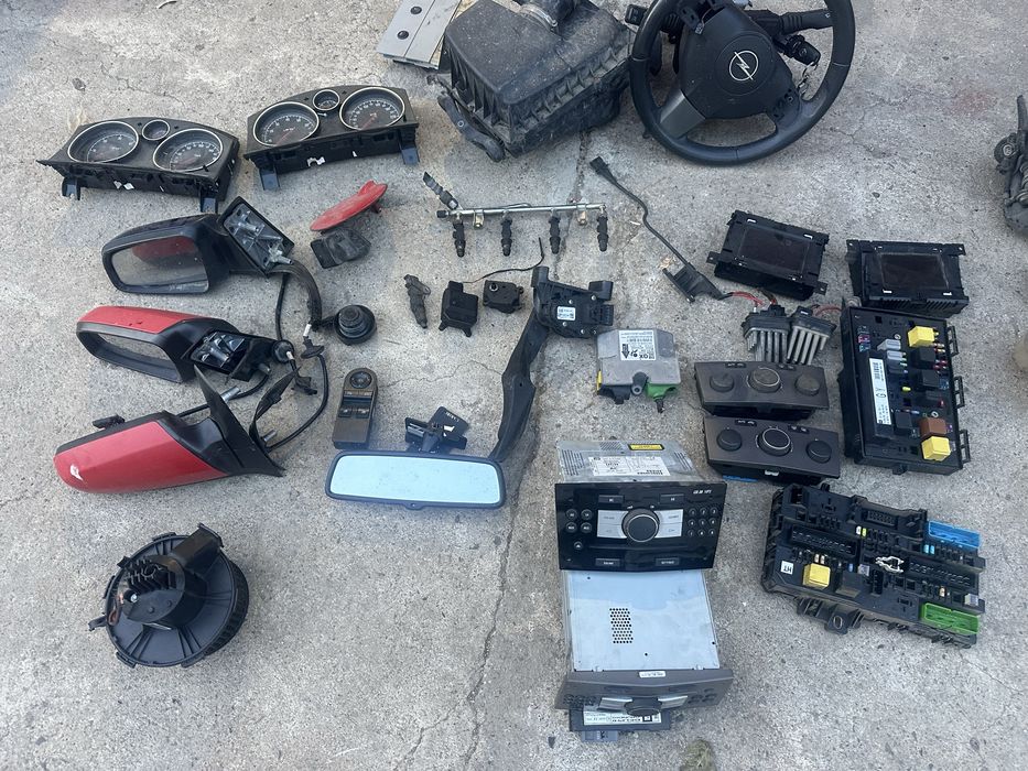 Опел зафира б някои части