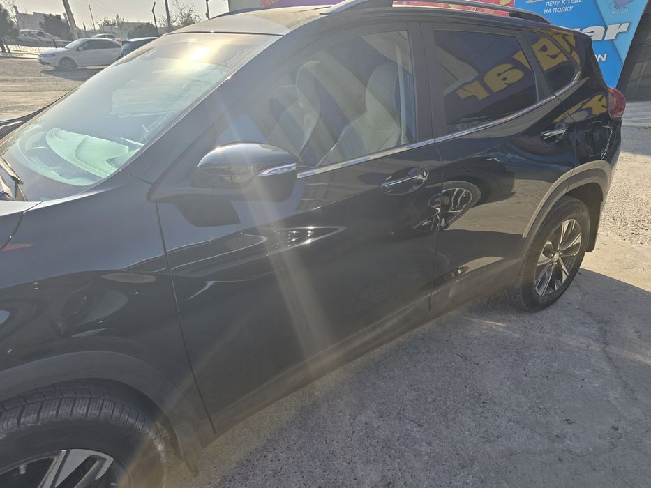 Treker 2 primer sotiladi.cherezbank kredit, naqt .