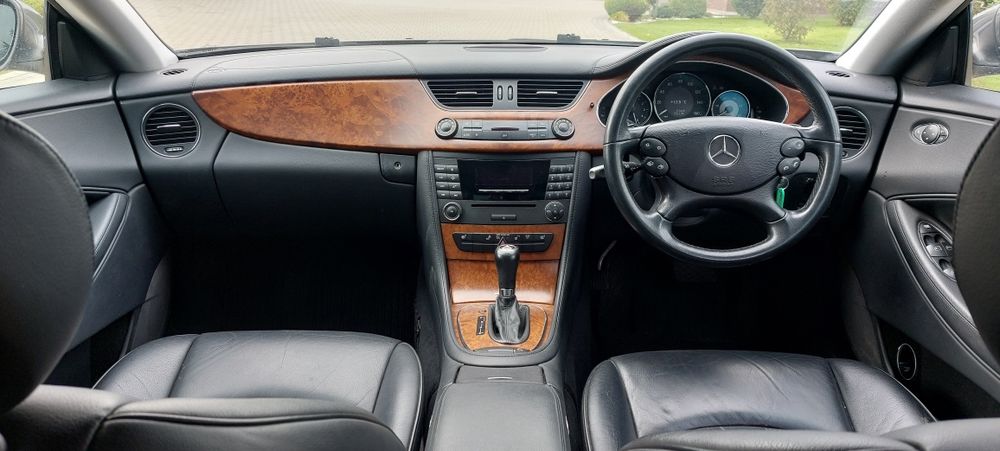 Mercedes CLS 320 din 2008 motor 3.0 V6 OM 642  Volan  pe dreapta Angli