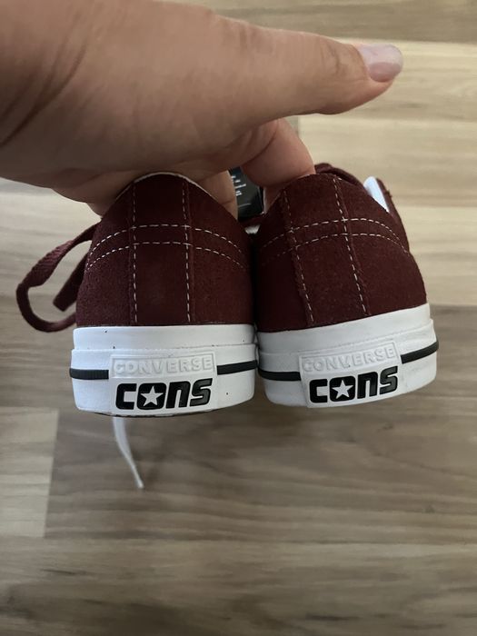 Чисто нови кецове Converse н.38