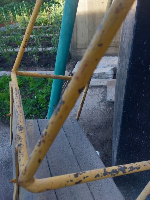 Качеля металлическая