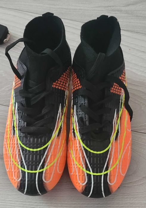 Crampoane de fotbal marimea 34