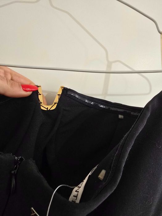 Черна вечерна рокля