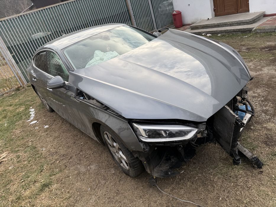 Audi A5 2.0 TDI mild Hybrid avariat