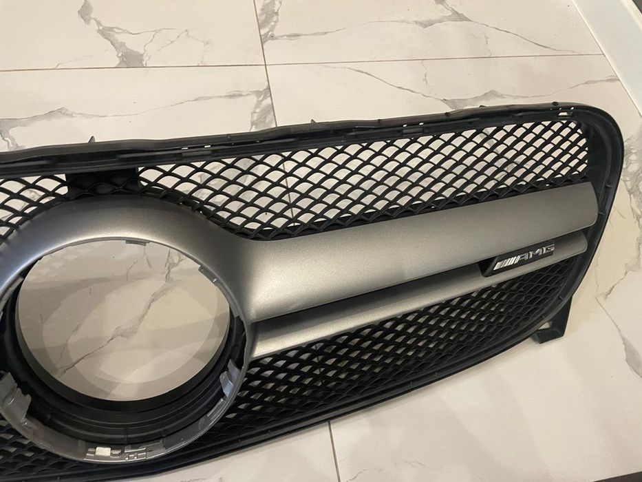 Продам решётку на Mercedes-Benz