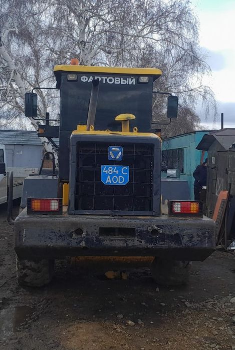 Продам фронтальнй  погрузчик