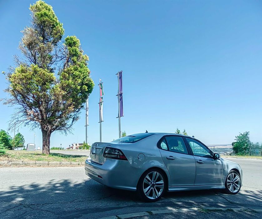 Автомобил Saab 9-3 Vector